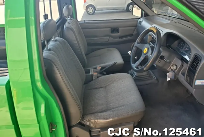 Nissan Datsun in Green for Sale Image 9