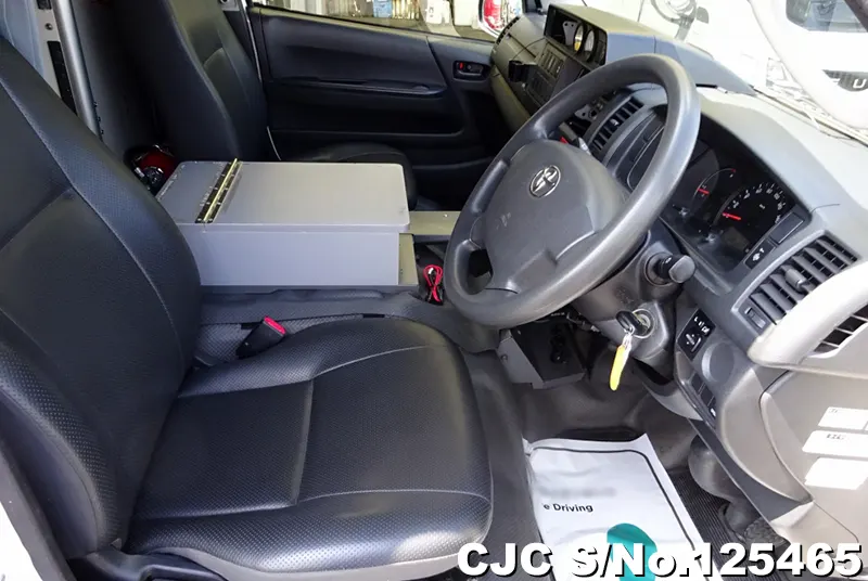 2016 Toyota / Hiace Stock No. 125465