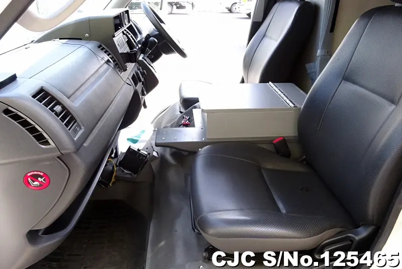 2016 Toyota / Hiace Stock No. 125465