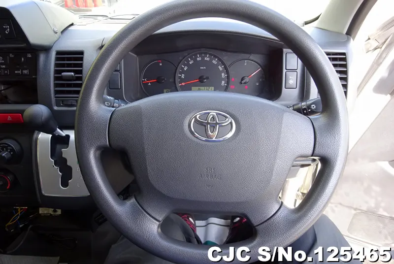 2016 Toyota / Hiace Stock No. 125465