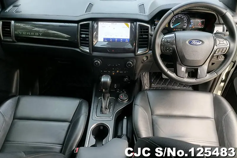 Ford Everest in White for Sale Image 13