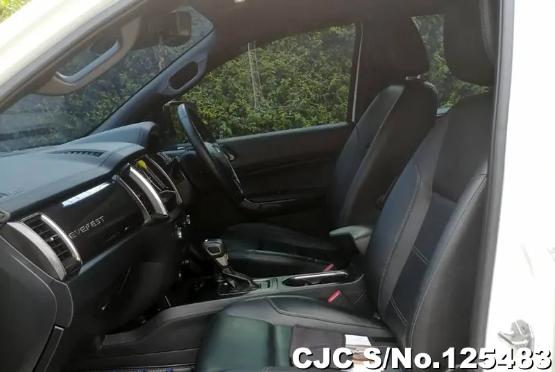 Ford Everest in White for Sale Image 15