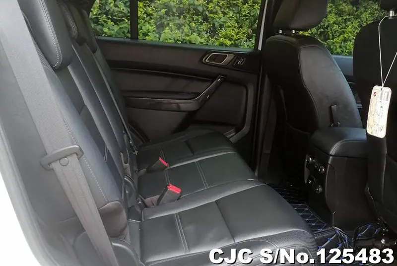 Ford Everest in White for Sale Image 17