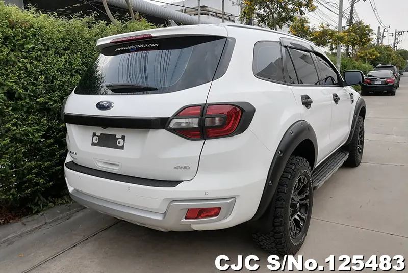 Ford Everest in White for Sale Image 2