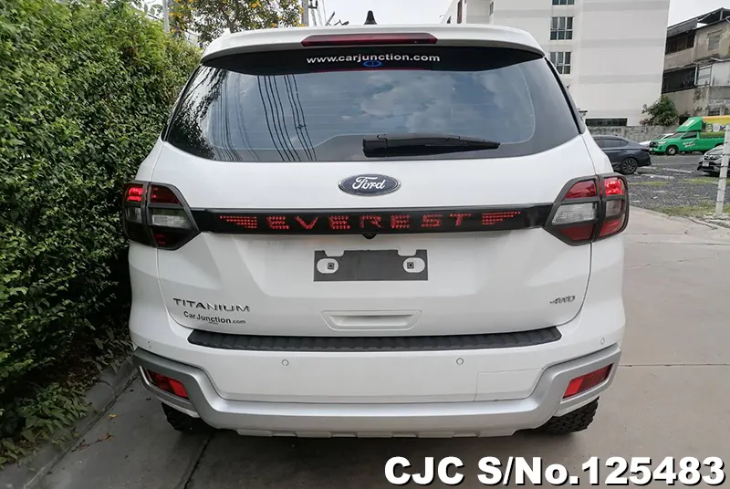 Ford Everest in White for Sale Image 6