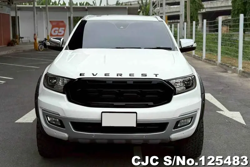 Ford Everest in White for Sale Image 4