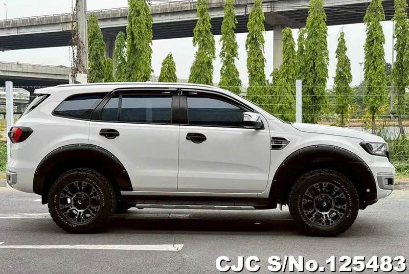 Ford Everest in White for Sale Image 6