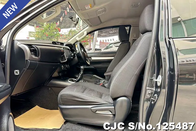 Toyota Hilux in Black for Sale Image 10