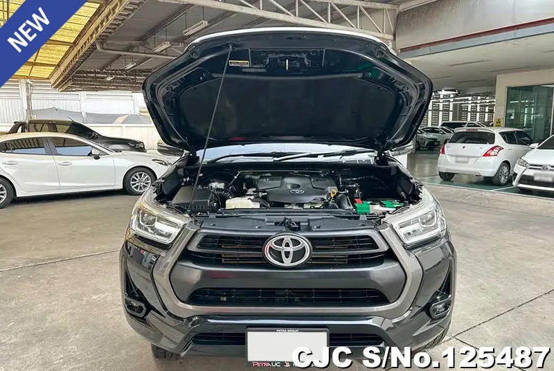 Toyota Hilux in Black for Sale Image 13