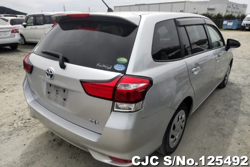Toyota Corolla Fielder in Silver for Sale Image 2