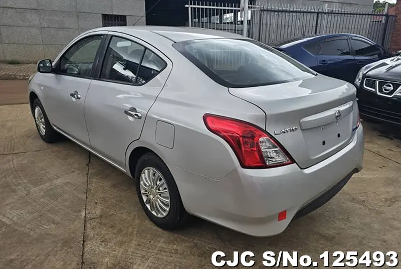 Nissan Tiida Latio in Silver for Sale Image 1