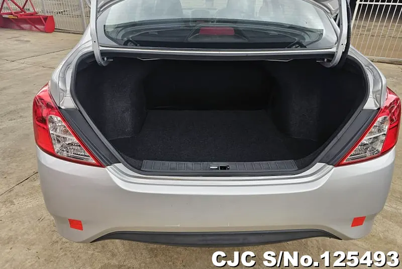 Nissan Tiida Latio in Silver for Sale Image 4