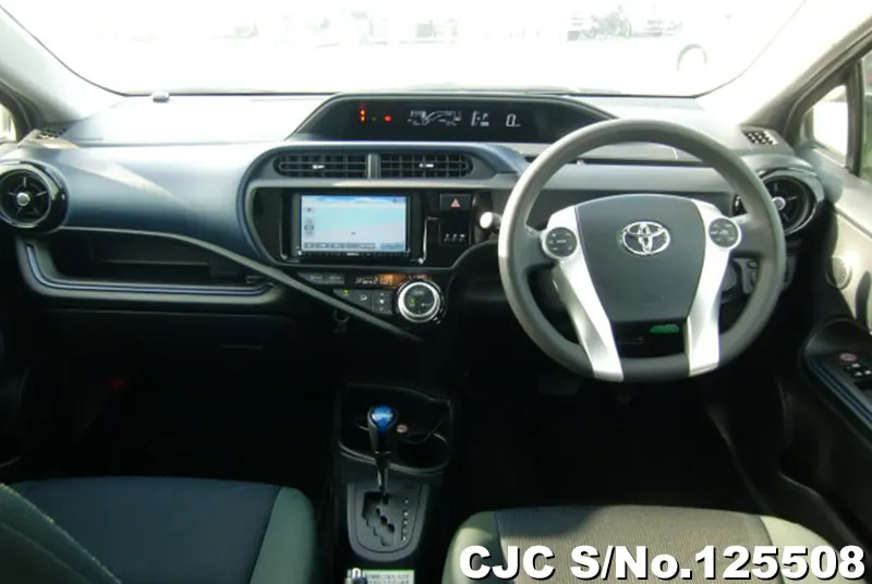 Toyota Aqua in White for Sale Image 10