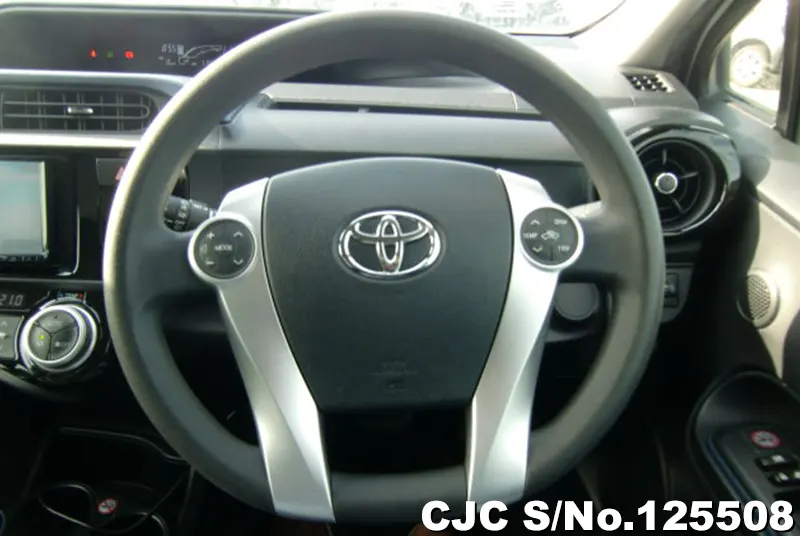 Toyota Aqua in White for Sale Image 15