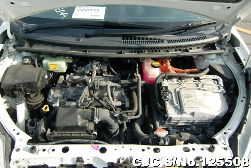 Toyota Aqua in White for Sale Image 19