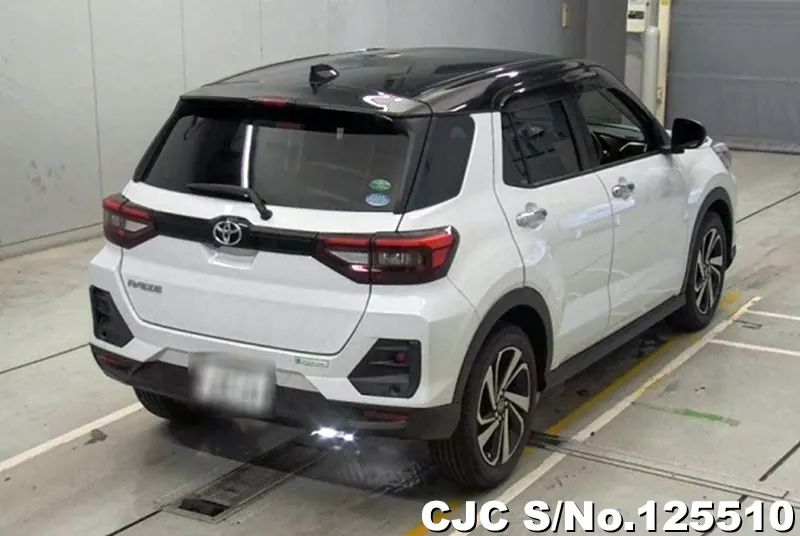 Toyota Raize in White for Sale Image 2