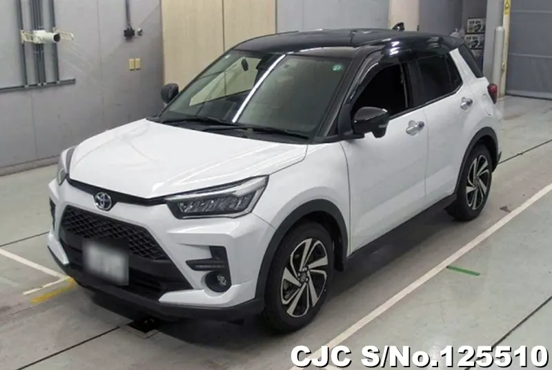 Toyota Raize in White for Sale Image 3