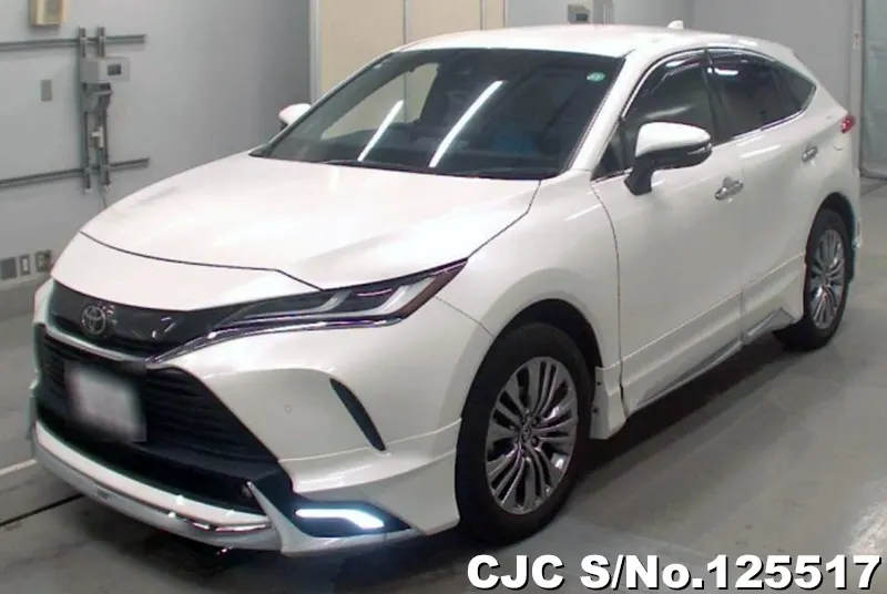 Toyota Harrier in Pearl White for Sale Image 3