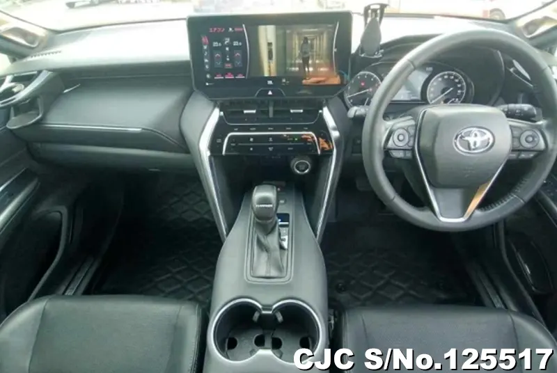 Toyota Harrier in Pearl White for Sale Image 6