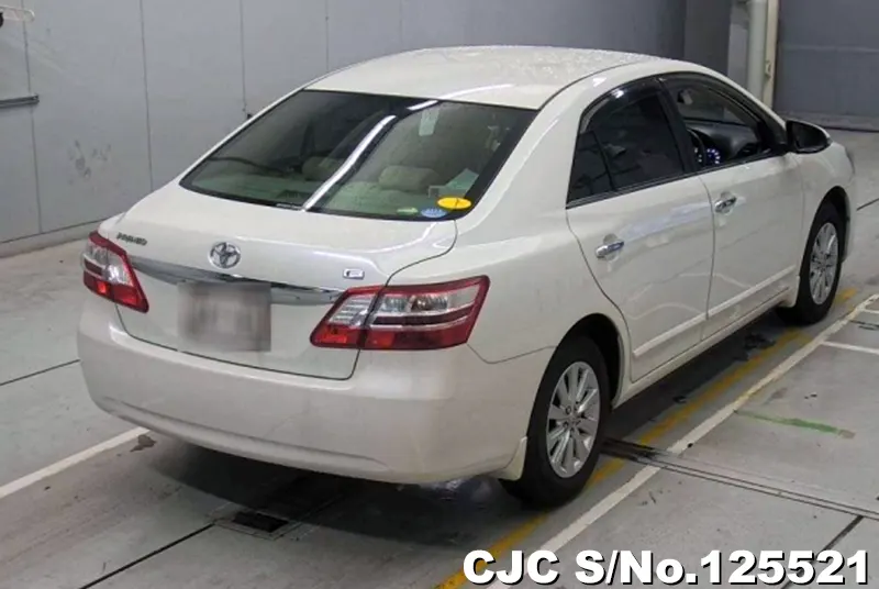 Toyota Premio in White for Sale Image 2