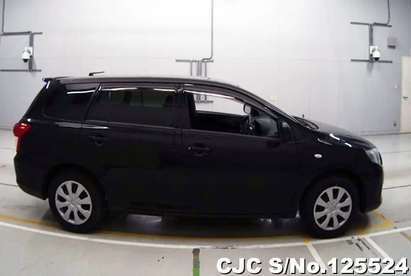 Toyota Corolla Fielder in Black for Sale Image 4