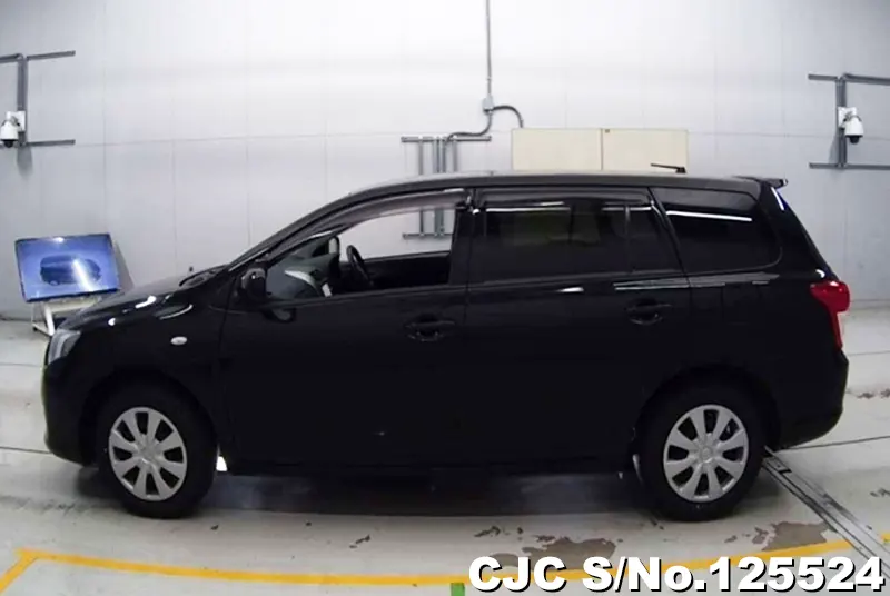 Toyota Corolla Fielder in Black for Sale Image 5