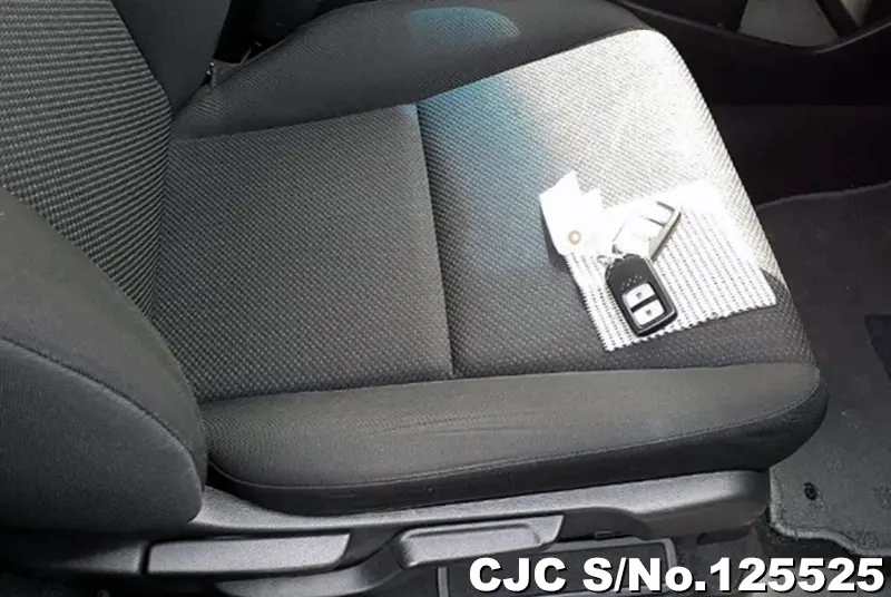 Honda Vezel in Wine for Sale Image 7