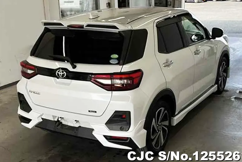 Toyota Raize in White for Sale Image 2