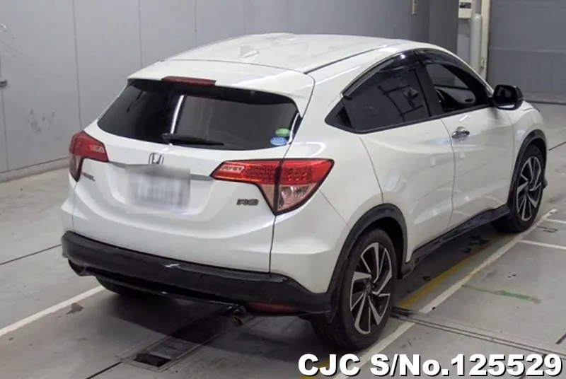 Honda Vezel in White for Sale Image 2
