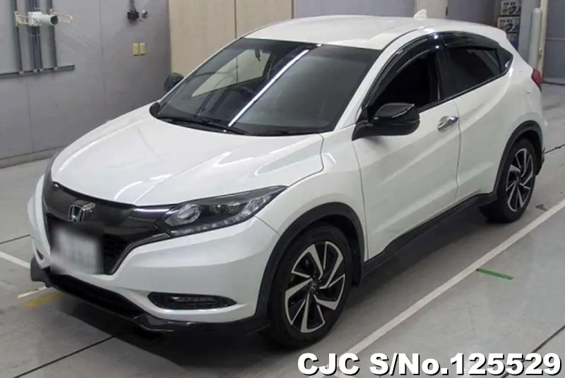 Honda Vezel in White for Sale Image 3