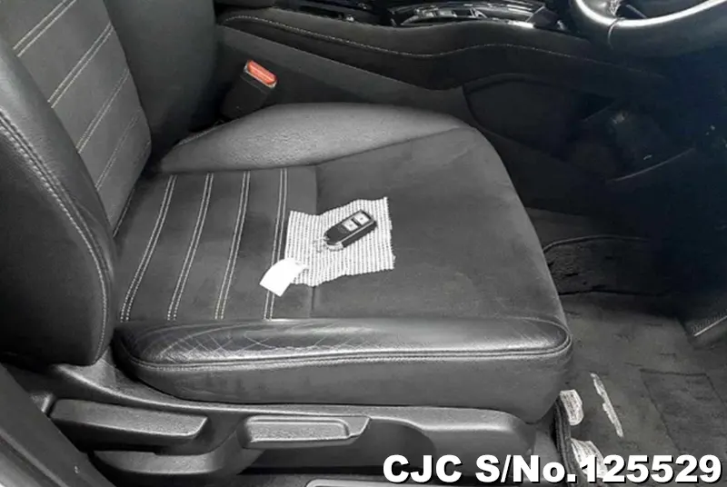 Honda Vezel in White for Sale Image 7