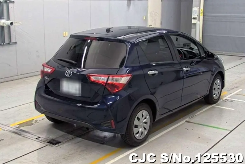 Toyota Vitz in Blue for Sale Image 2
