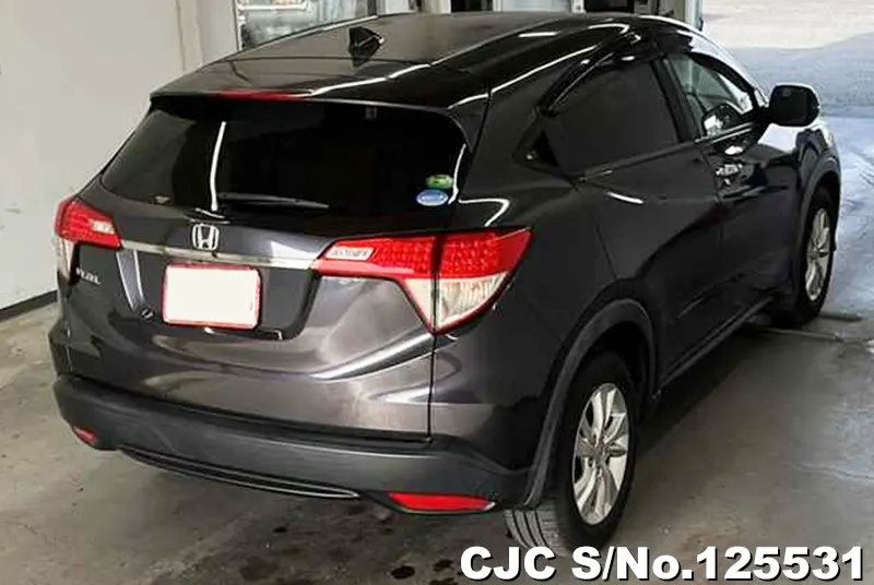 Honda Vezel in Gray for Sale Image 2