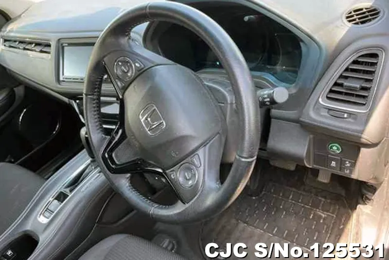 Honda Vezel in Gray for Sale Image 5
