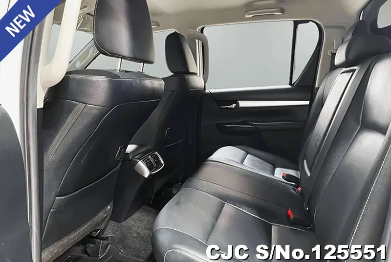 Toyota Hilux in White for Sale Image 6