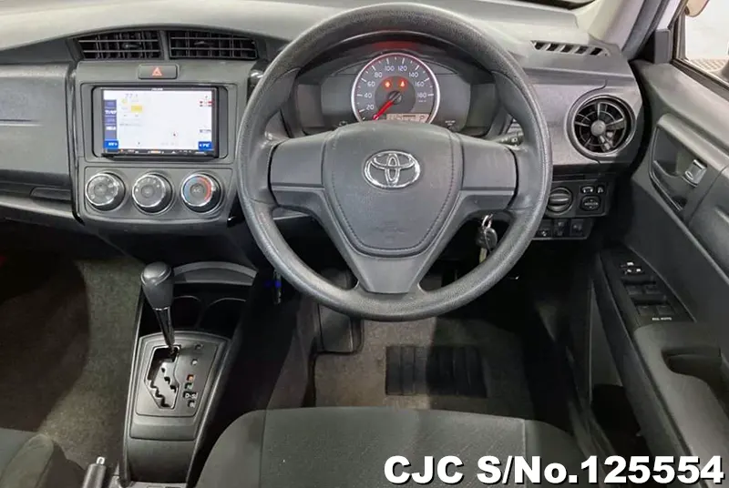 Toyota Corolla Axio in White for Sale Image 6