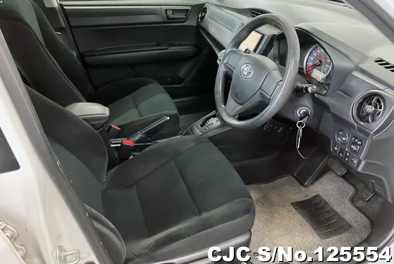 Toyota Corolla Axio in White for Sale Image 7
