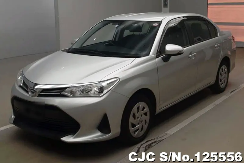 Toyota Corolla Axio in Silver for Sale Image 3