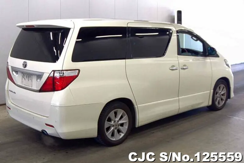 Toyota Alphard in Pearl for Sale Image 2