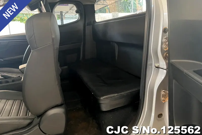 Isuzu D-Max in Gray for Sale Image 10