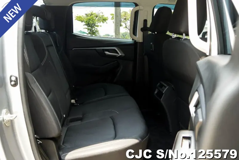 Isuzu D-Max in Silver for Sale Image 6