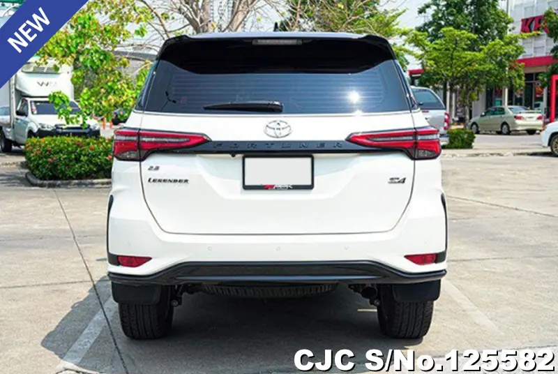Toyota Fortuner in White for Sale Image 5