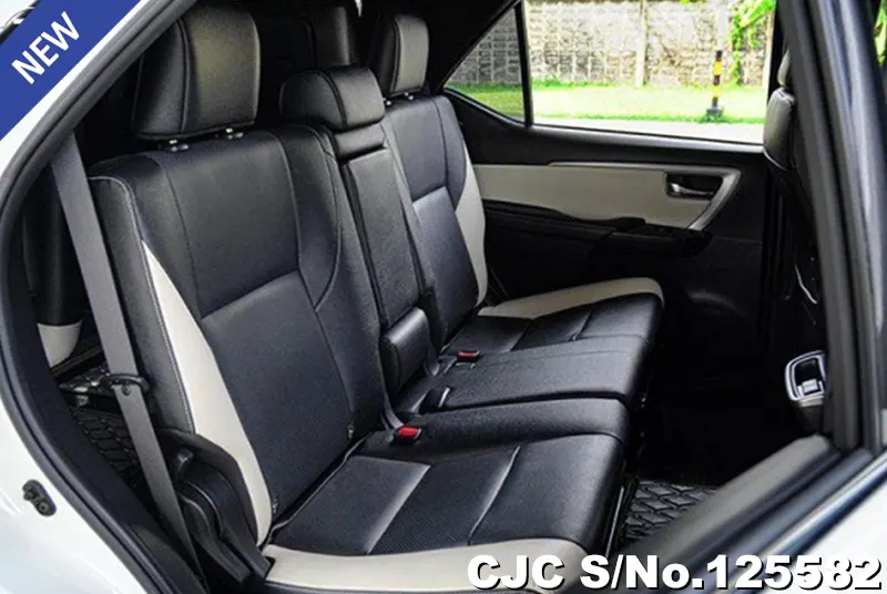 Toyota Fortuner in White for Sale Image 8