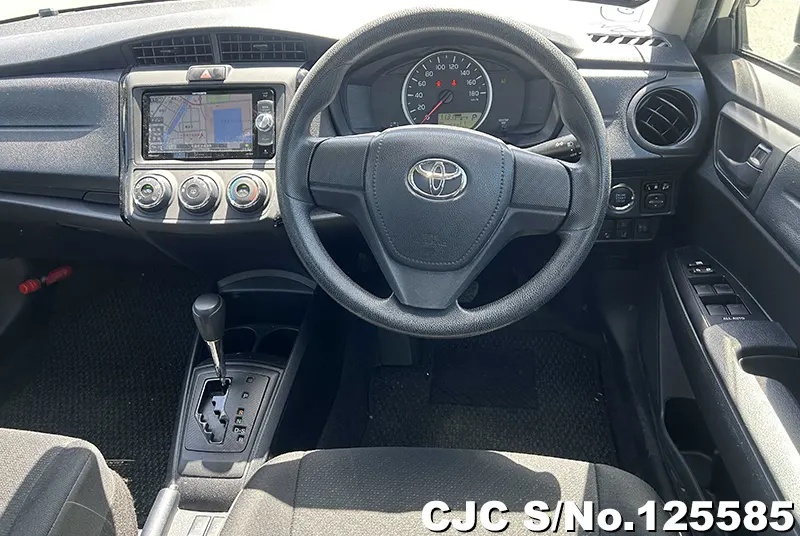 Toyota Corolla Axio in White for Sale Image 9