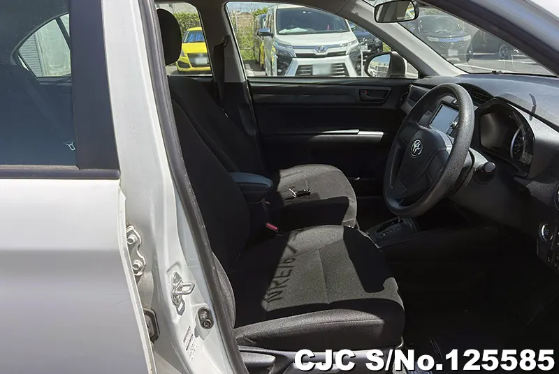 Toyota Corolla Axio in White for Sale Image 10