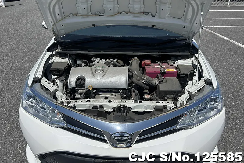 Toyota Corolla Axio in White for Sale Image 14
