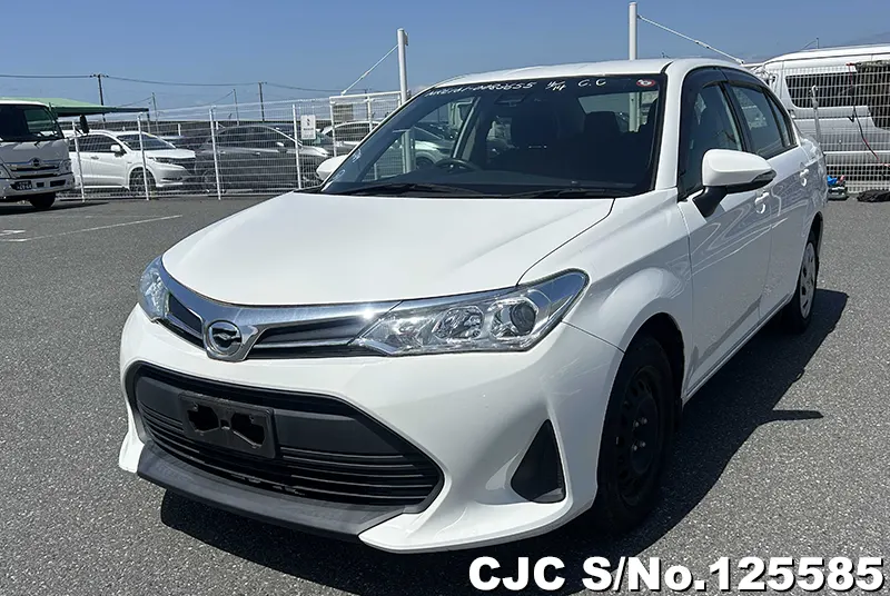 Toyota Corolla Axio in White for Sale Image 3