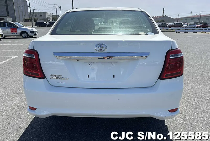 Toyota Corolla Axio in White for Sale Image 5
