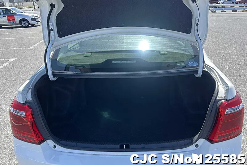 Toyota Corolla Axio in White for Sale Image 8