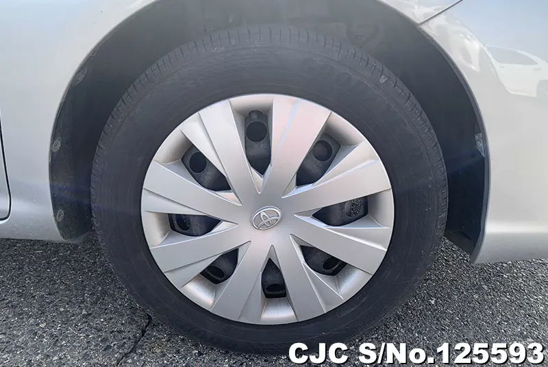 Toyota Corolla Axio in Silver for Sale Image 12